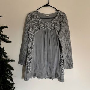 Simply Couture Gray Tunic. Size M.